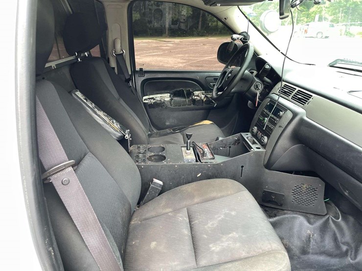 2012-chevrolet-tahoe-image-18