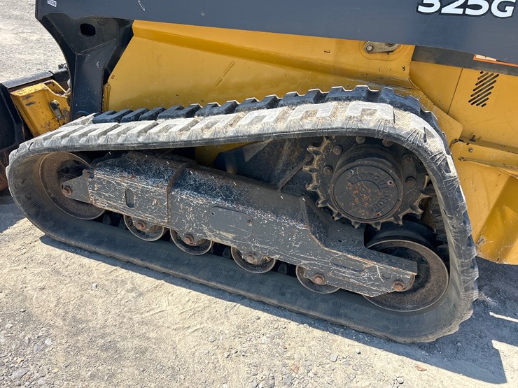 2019-deere-325g-image-9