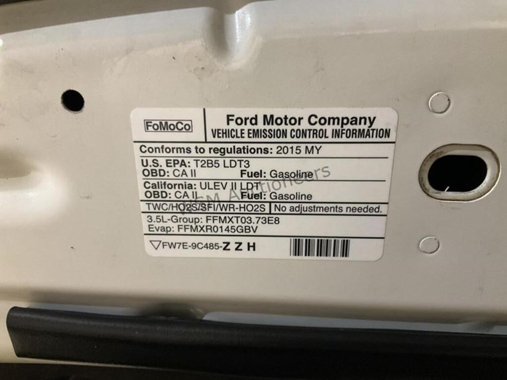 2015-ford-explorer-image-15