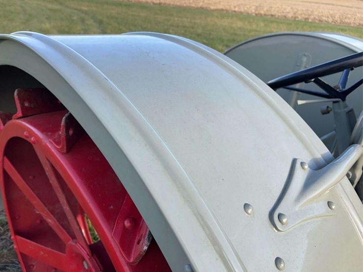 1923-fordson-tractor-image-35