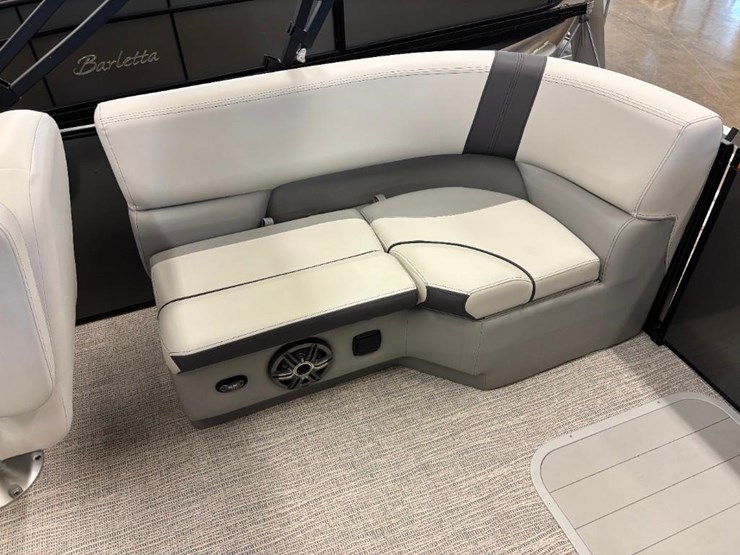 2025-g3-suncatcher-select-20rc-pontoon-image-32