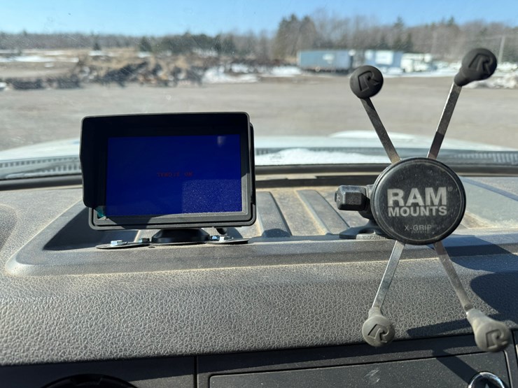 2011-ford-f550-xl-image-36