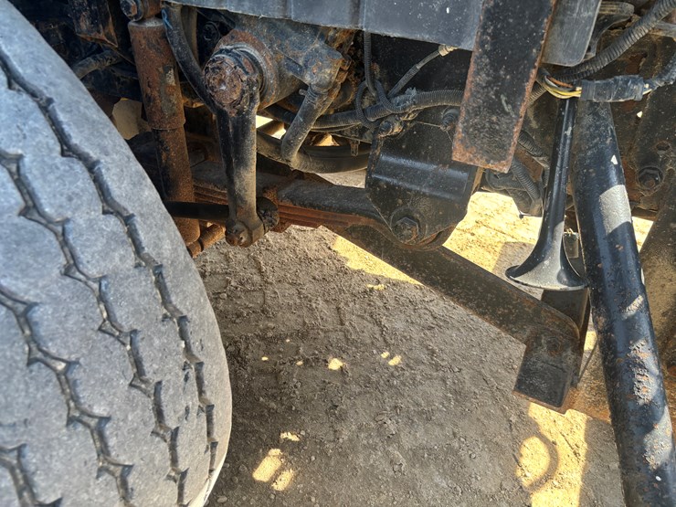 2006-international-7600-image-101