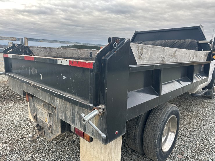 2006-ford-f550-image-18