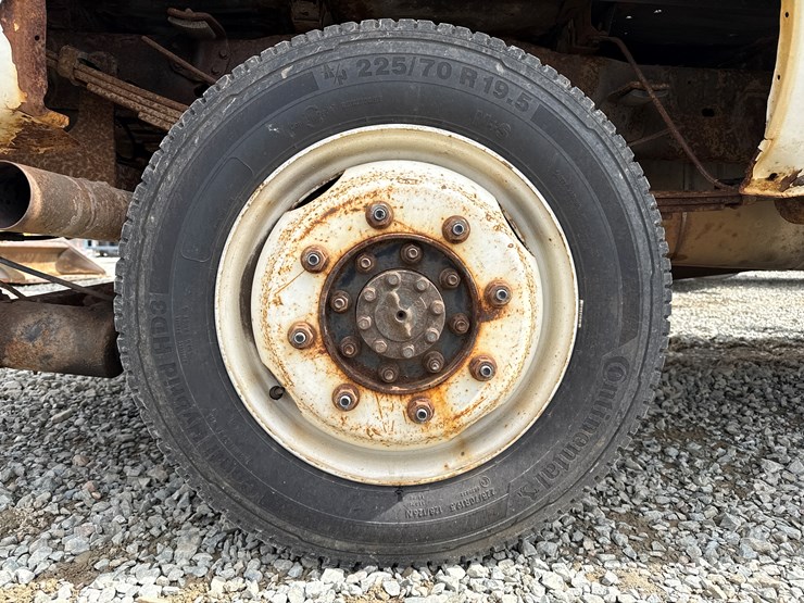 2011-ford-f350-image-49