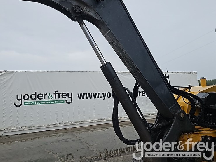 2020-deere-85g-image-19