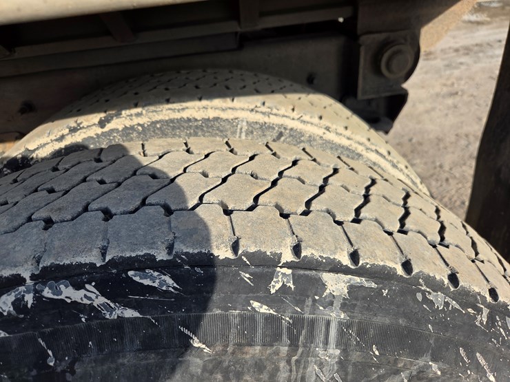 2012-international-7600-image-79