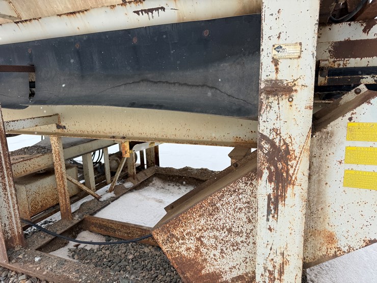 #2210-•-fabtek-14'x96"x128"-feeder-bin-image-25