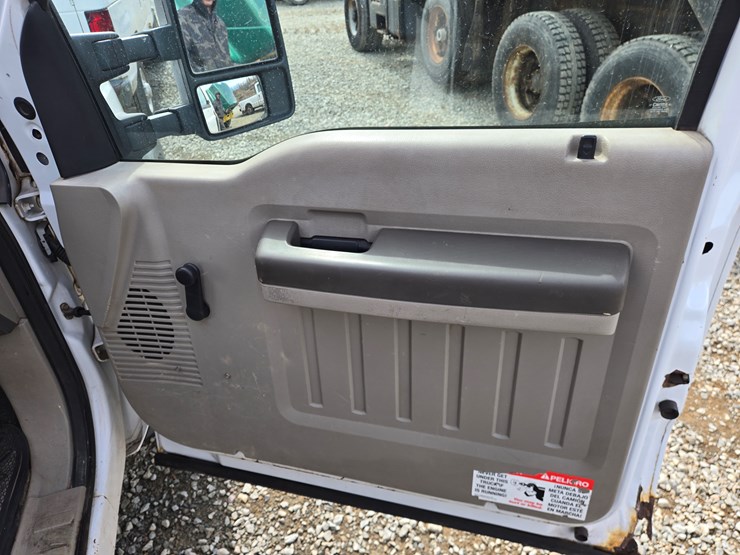 2008-ford-f550-image-45