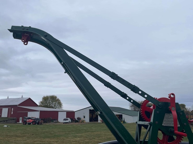 1935-ford-wrecker-image-30