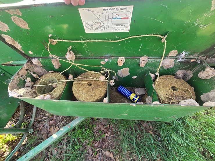 john-deere-327-image-17