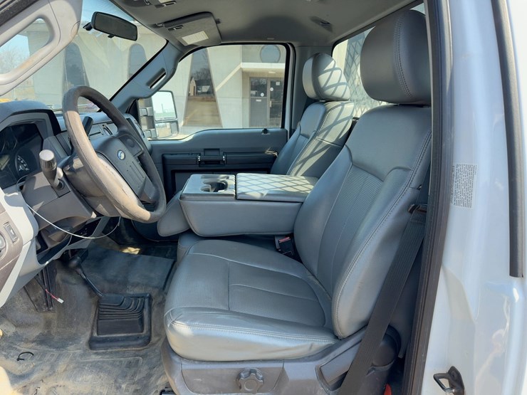 2015-ford-f350-xl-image-16