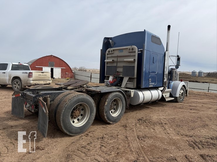 2005-kenworth-w900-image-5