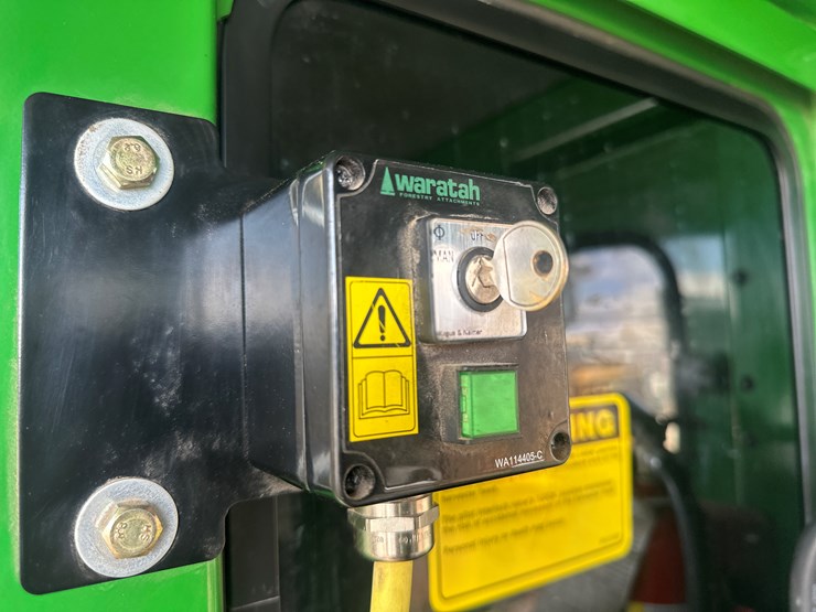 2016-deere-2154d-image-68