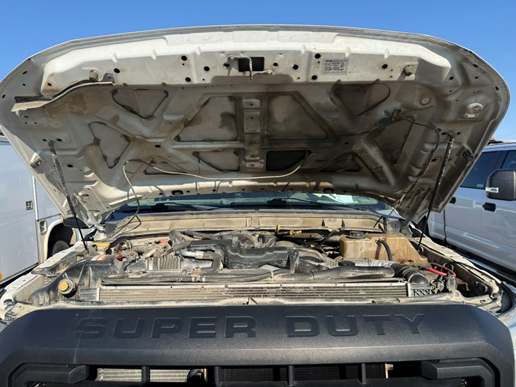 2012-ford-f550-xl-image-9