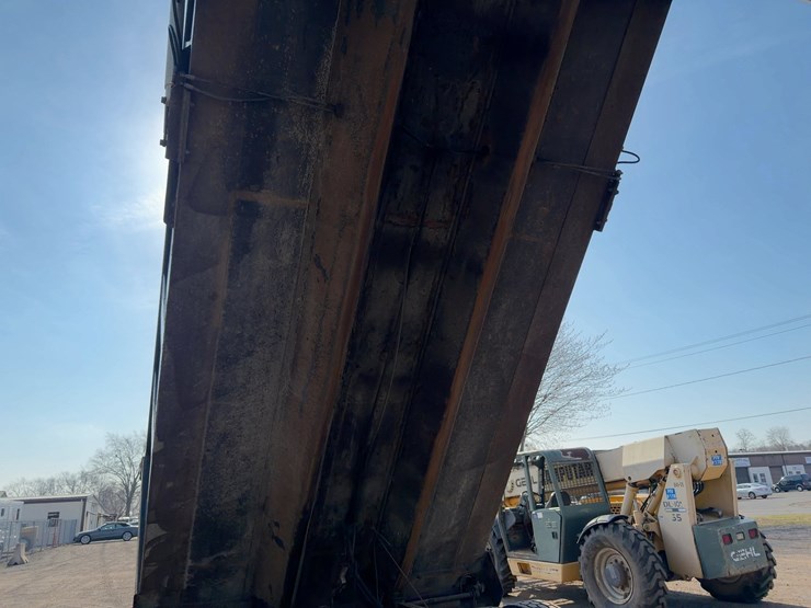 2006-mack-granite-cv713-image-20