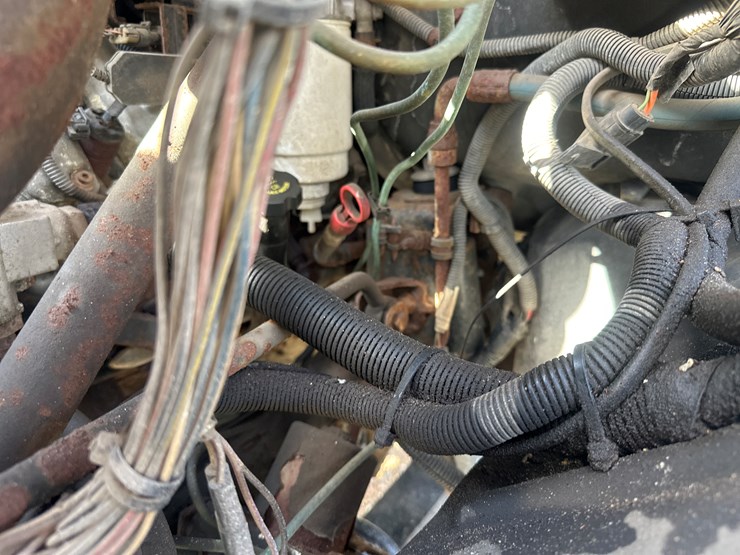 2005-massey-ferguson-8-image-38