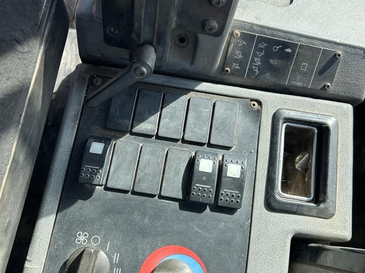 2000-caterpillar-938g-image-47