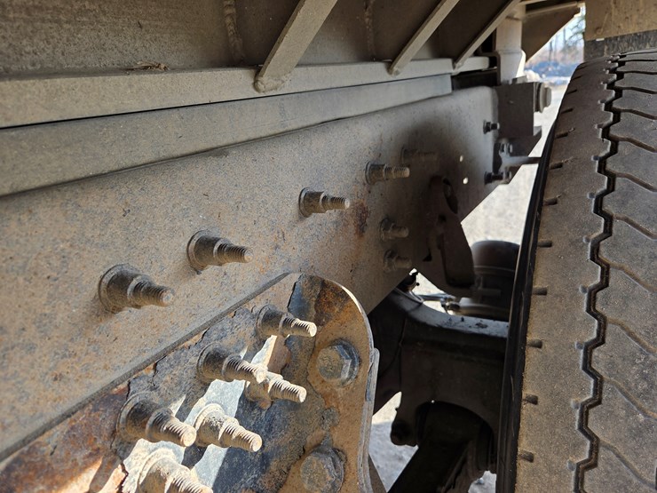 2012-international-7600-image-31