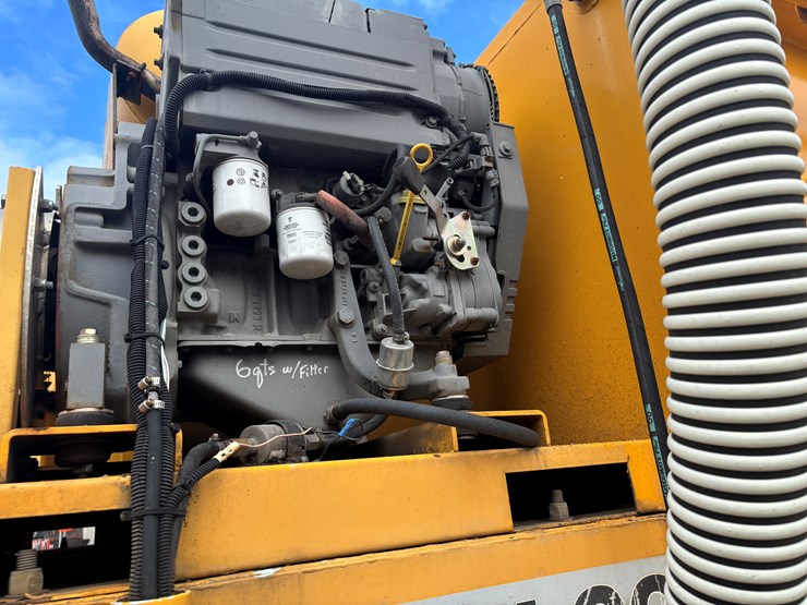 2005-gmc-t7500-image-68