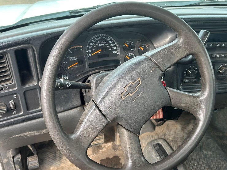 2004-chevrolet-3500-image-55