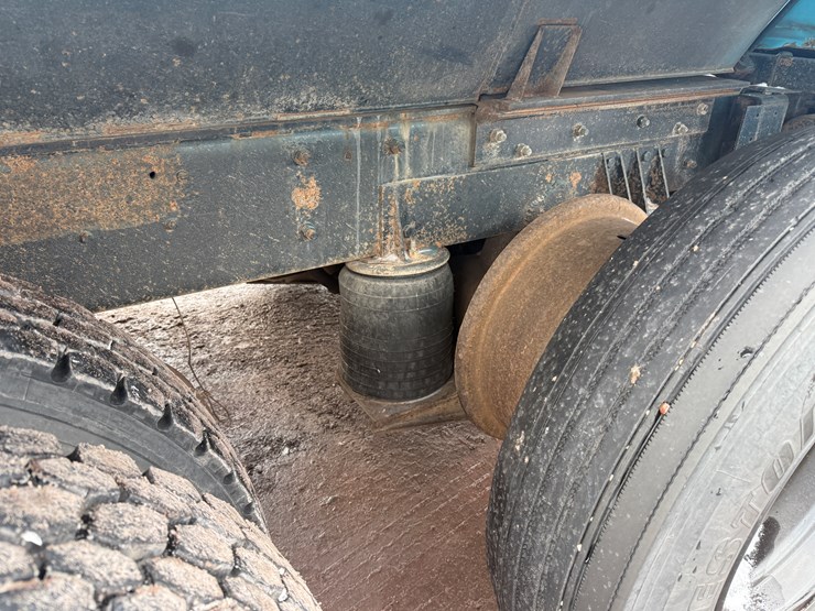 #1056-•-1989-mack-quad-axle-dump-truck-image-41