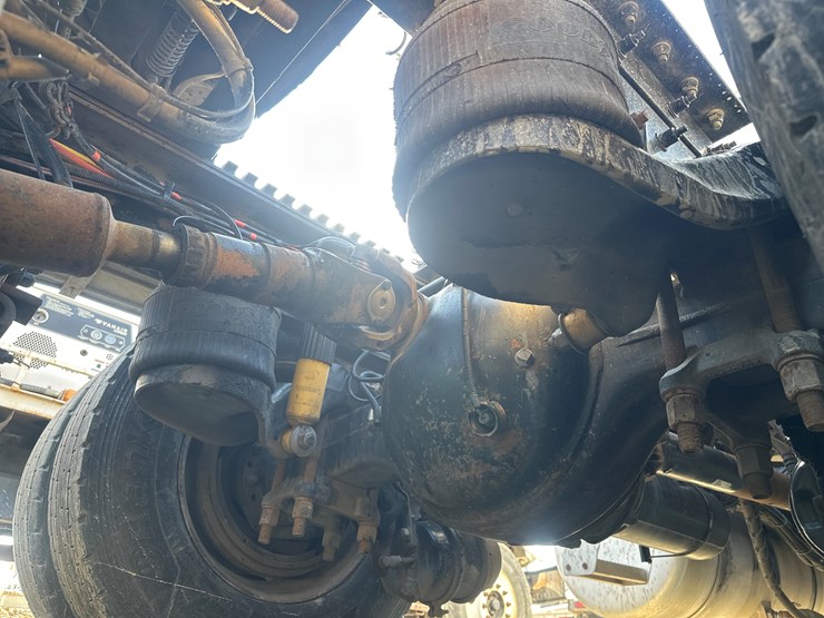 2013-peterbilt-365-image-81