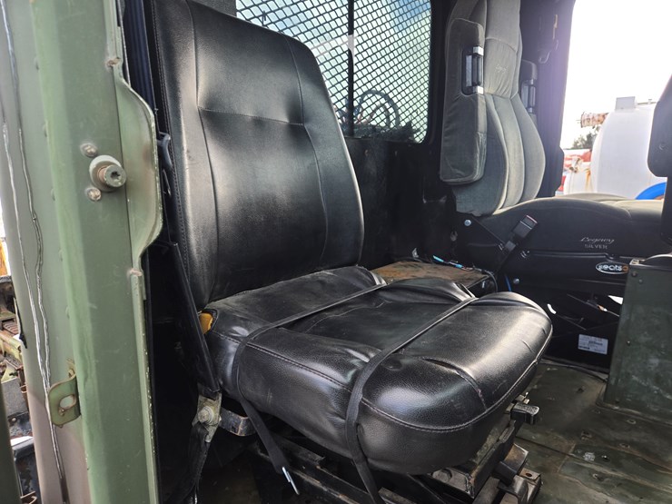 1992-massey-ferguson-8-image-64