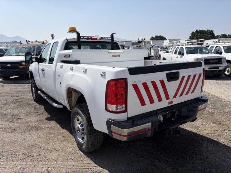 2012-gmc-sierra-2500-image-4