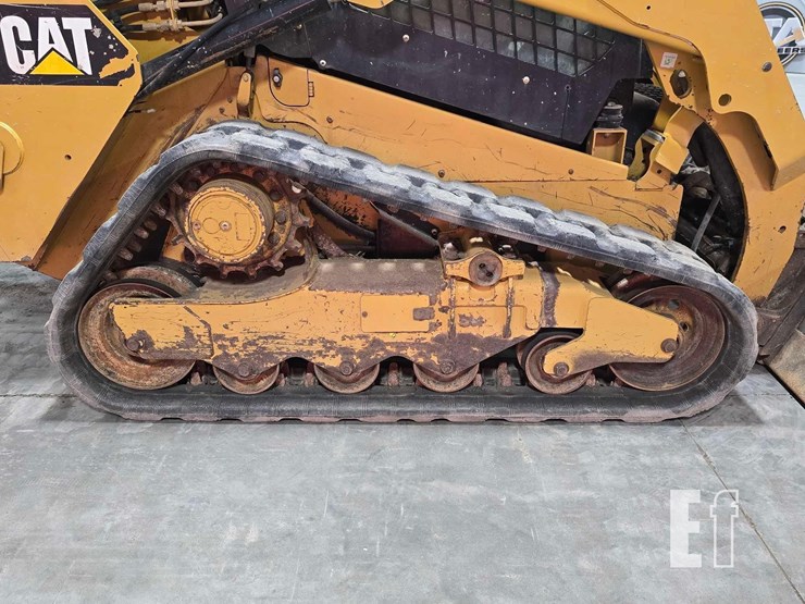 2018-caterpillar-259d-image-32