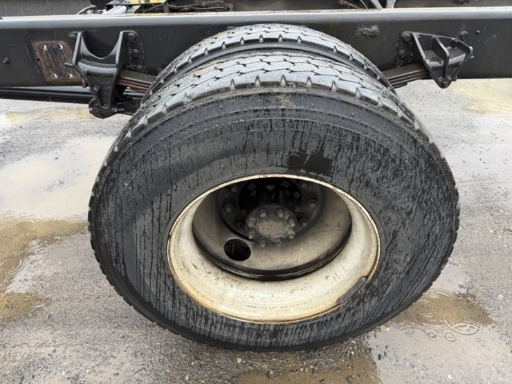 2008-ford-f750-image-11