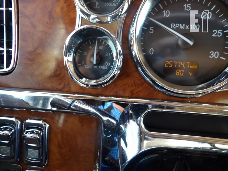 2008-peterbilt-389-image-40