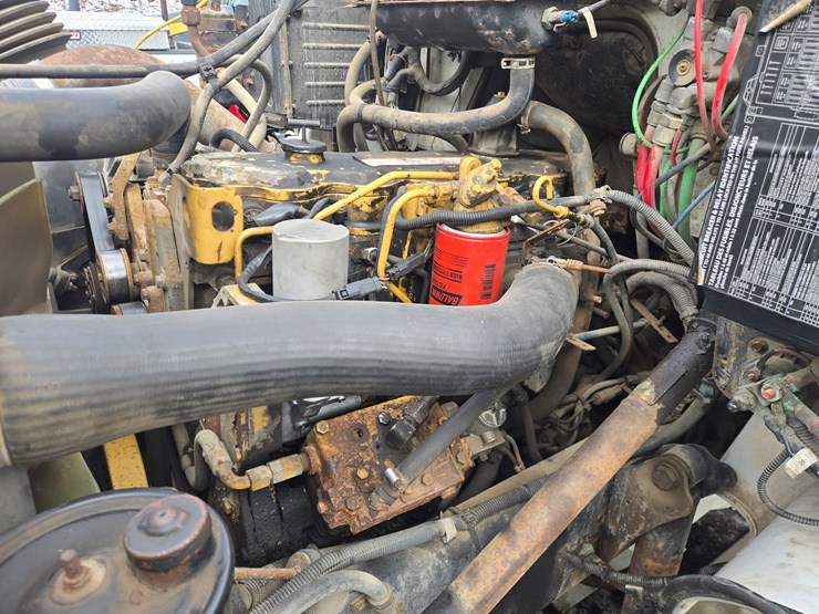 2001-massey-ferguson-8-image-47