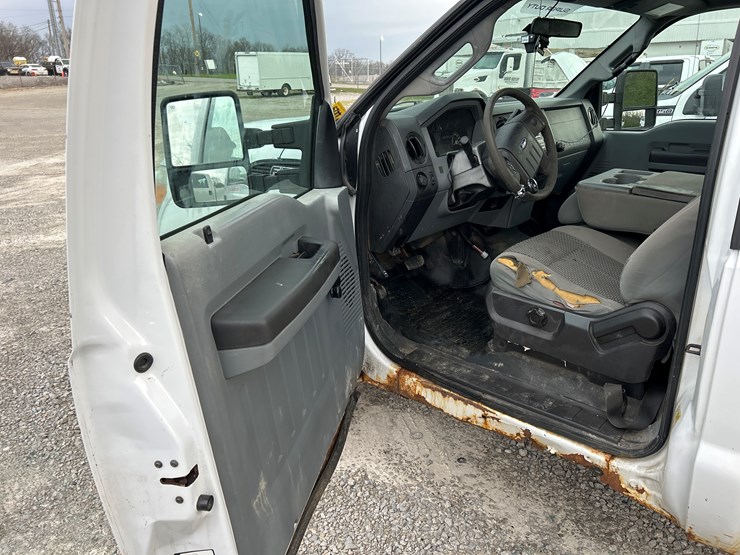 2012-ford-f250-image-32