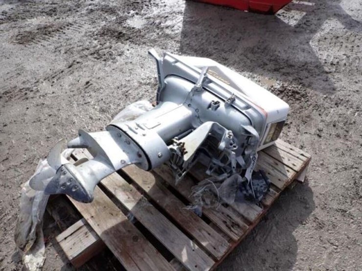 evinrude-lark-ii-40-outboard-motor-image-1