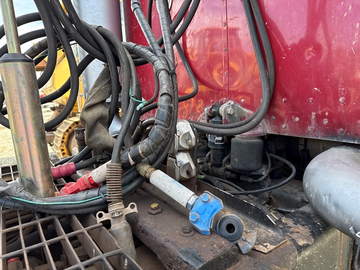 2004-peterbilt-378-image-16