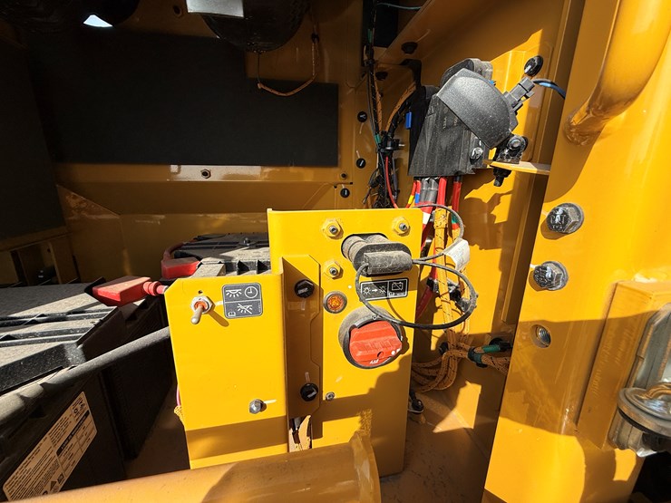 #1968-•-caterpillar-excavator-image-34