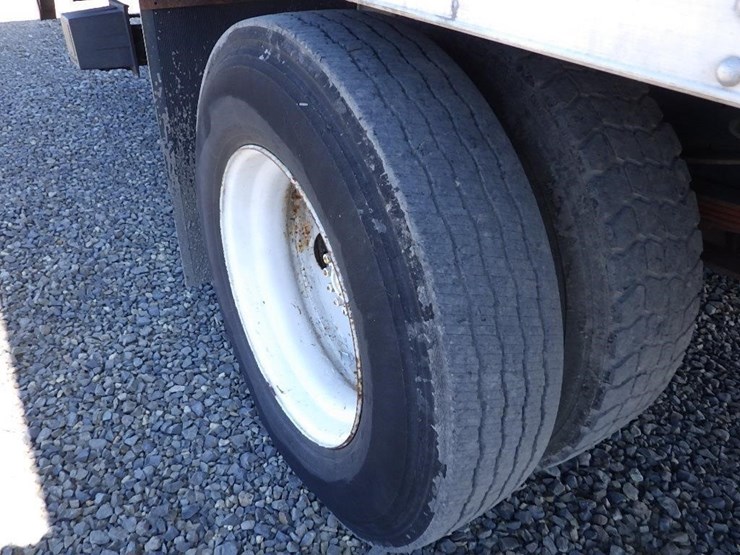 1998-ford-f700-image-16