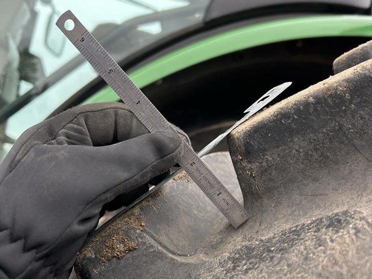 2014-john-deere-8320r-image-77