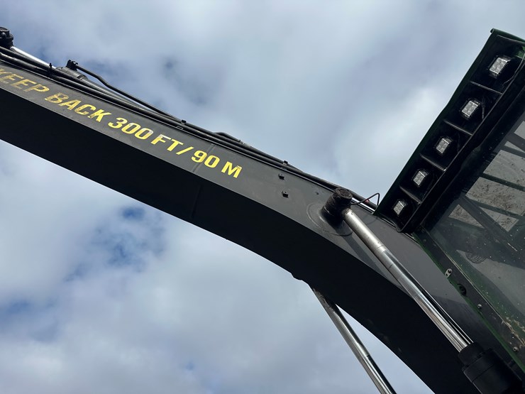 2016-deere-2154d-image-23