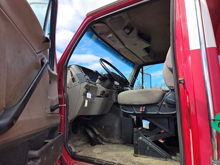 2005-massey-ferguson-8-image-61