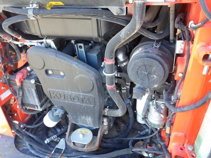 kubota-ssv65-image-9