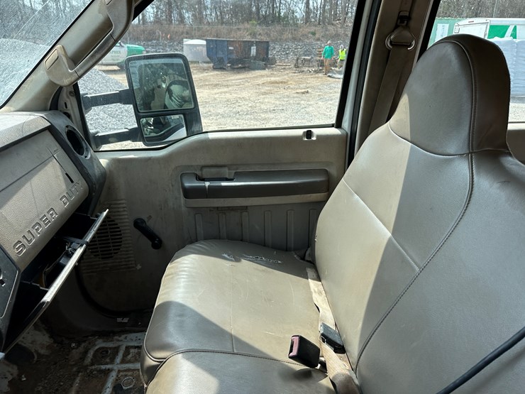 2008-ford-f350-image-23