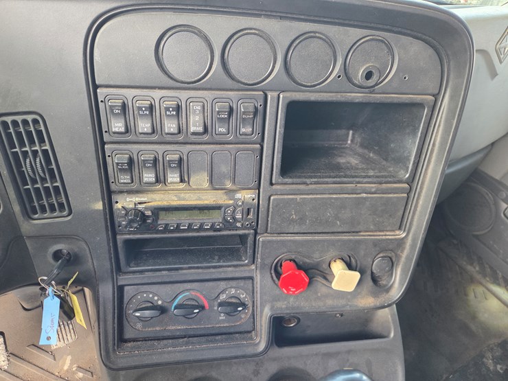 2013-international-prostar-image-65