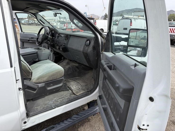 2011-ford-f250-image-9