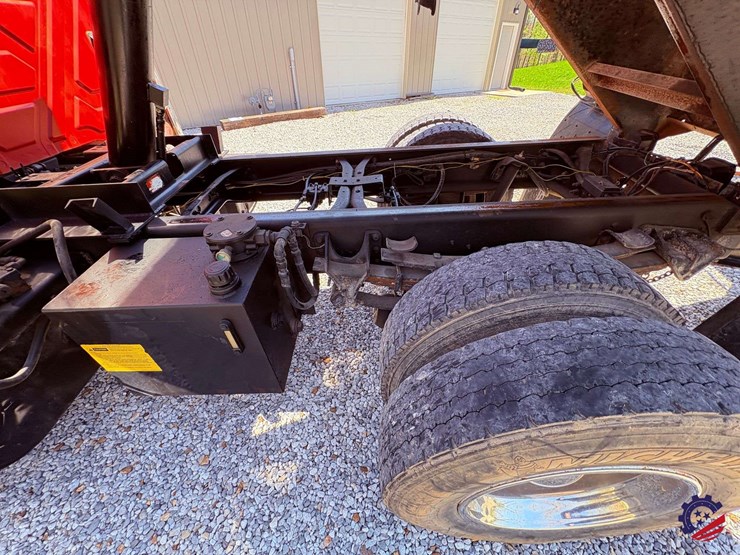 2007-international-7400-image-67