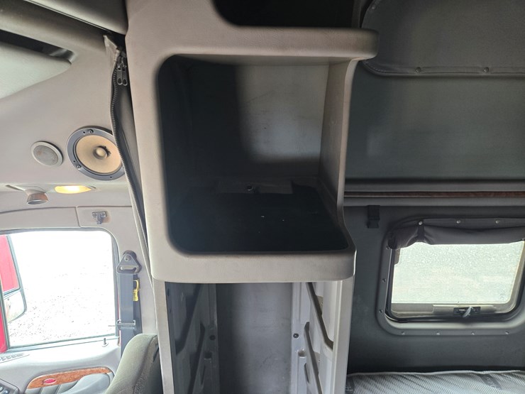 2007-peterbilt-387-image-96