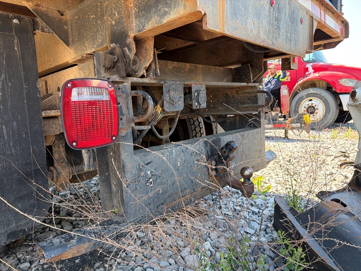 2003-caterpillar-c7-image-18