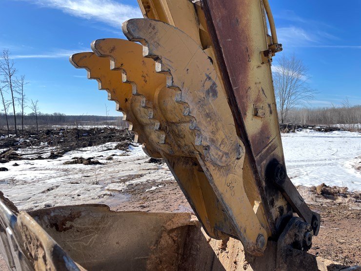 caterpillar-330c-image-12