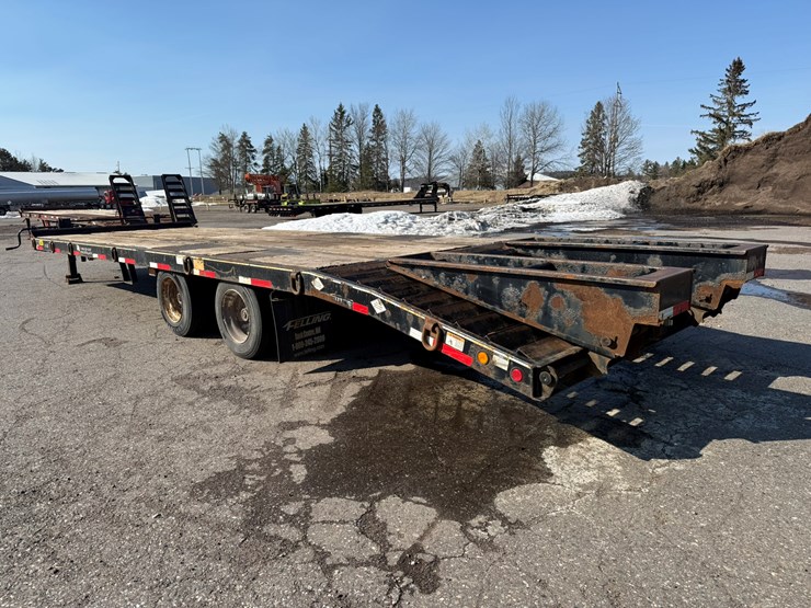 #1099-•-butler-26'-equipment-trailer-image-24